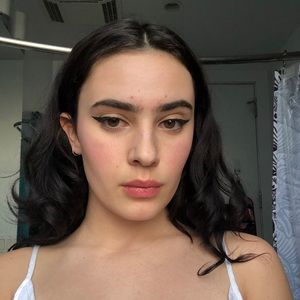 Meet your Posher, Violet